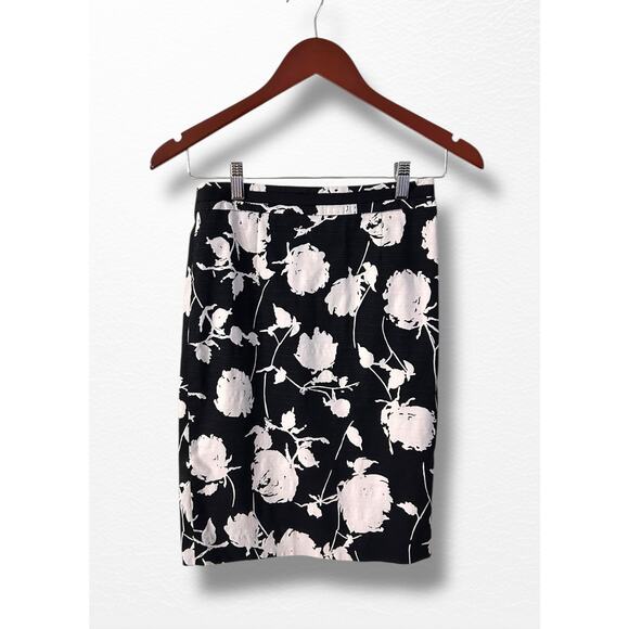 Boden Modern Pencil Skirt, Size 2P - Picture 3 of 8